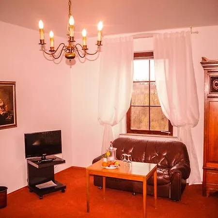 Schloss Hoefingen Penzion 4*
