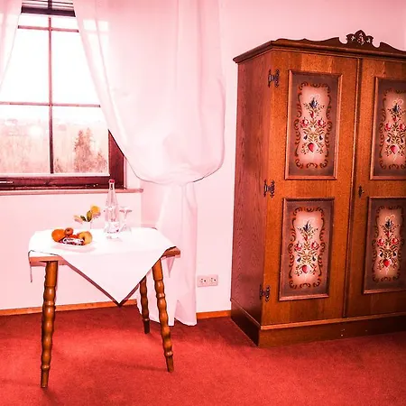 Schloss Hoefingen Penzion 4*