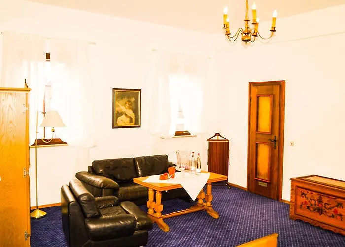 Schloss Hoefingen Гостевой дом Леонберг