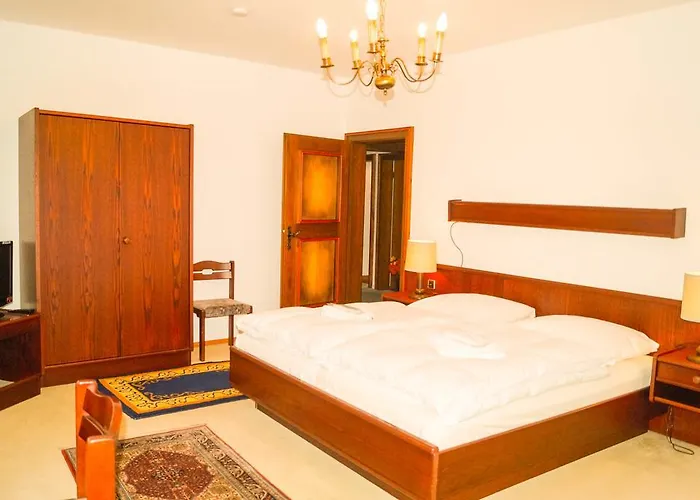 Гостевой дом Schloss Hoefingen 4*