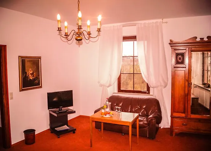 Schloss Hoefingen Гостевой дом 4*