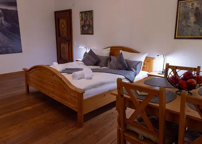 Schloss Hoefingen Гостевой дом Леонберг